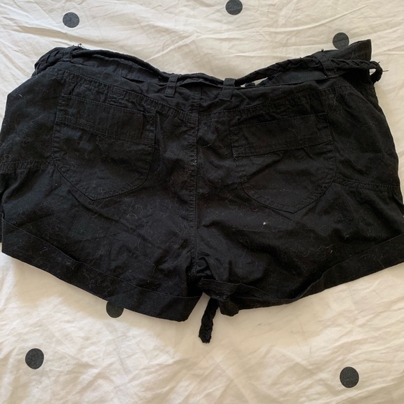 💙 Black Shorts with Waist Tie - Picture 3 of 7